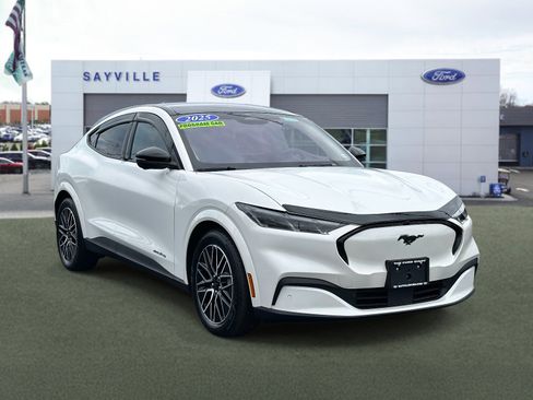 Used 2025 Ford Mustang Mach-E Premium image 6