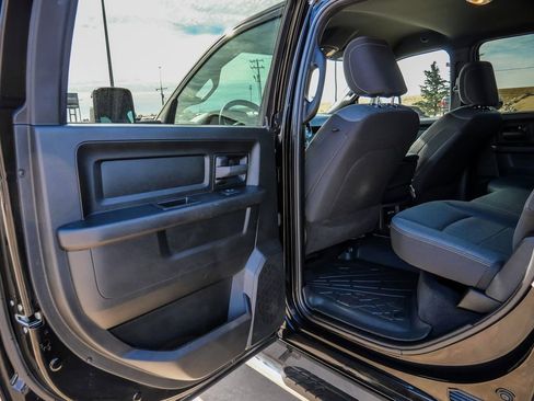 Used 2024 RAM 2500 Tradesman w/ Chrome Appearance Group image 23