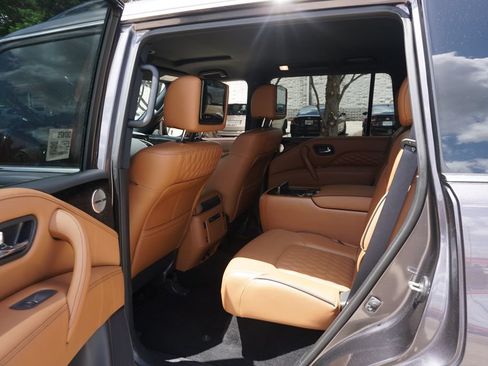 Used 2023 INFINITI QX80 Sensory w/ All-Season Package AWD/4WD image 15