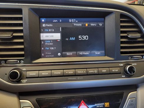 Used 2018 Hyundai Elantra SEL FWD image 25