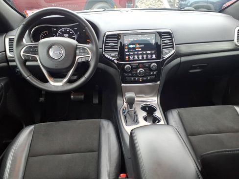 Certified 2019 Jeep Grand Cherokee Altitude AWD/4WD image 11