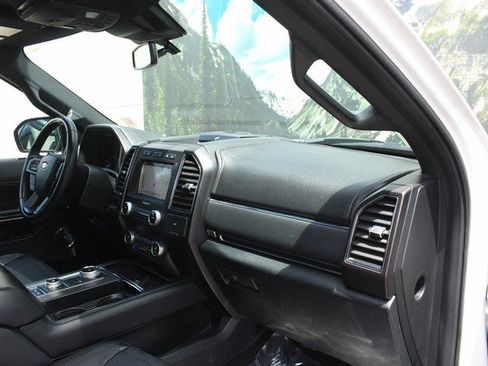 Used 2019 Ford Expedition Limited w/ Equipment Group 302A AWD/4WD image 25