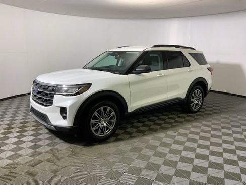 New 2026 Ford Explorer Active w/ Active Comfort Package AWD/4WD image 12