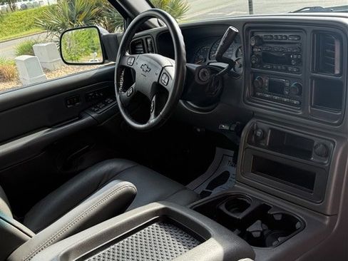 Used 2005 Chevrolet Silverado 3500 LT w/ Heavy-Duty Power Package AWD/4WD image 18