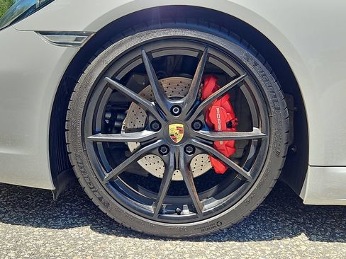 Certified 2018 Porsche 718 Cayman GTS w/ GTS Interior Package RWD image 11