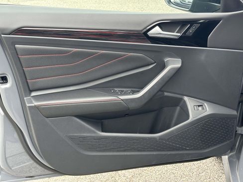 Certified 2022 Volkswagen Jetta GLI Autobahn w/ GLI Black Package image 15