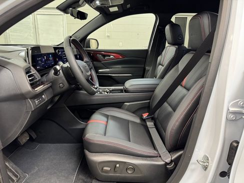 New 2026 Chevrolet Traverse RS image 12