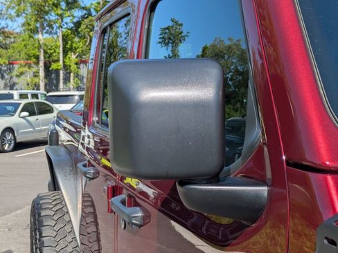 Used 2021 Jeep Gladiator Rubicon AWD/4WD image 9