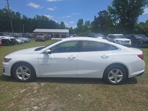 Used 2024 Chevrolet Malibu LT FWD image 3