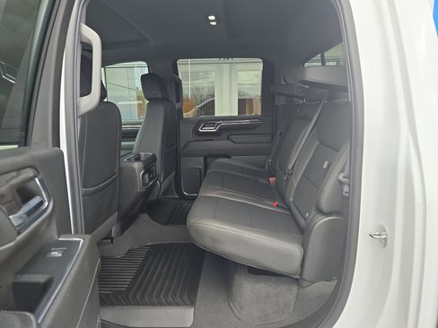 Certified 2024 Chevrolet Silverado 2500 LTZ w/ LTZ Convenience Package image 8