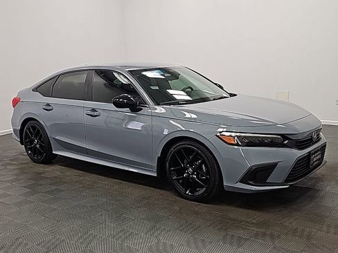 Used 2024 Honda Civic Sport image 2