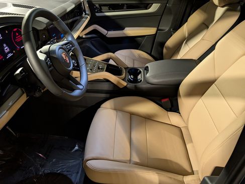 New 2026 Porsche Cayenne image 5