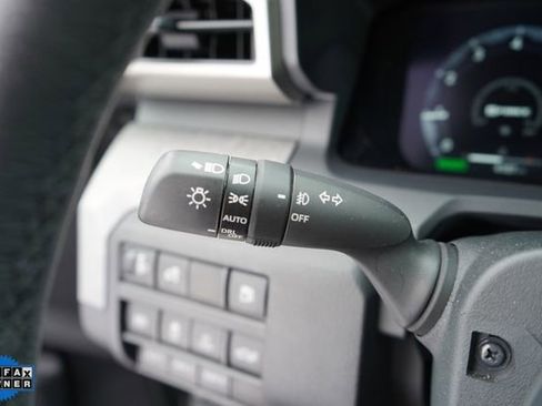 Used 2024 Toyota Tacoma Trailhunter image 19