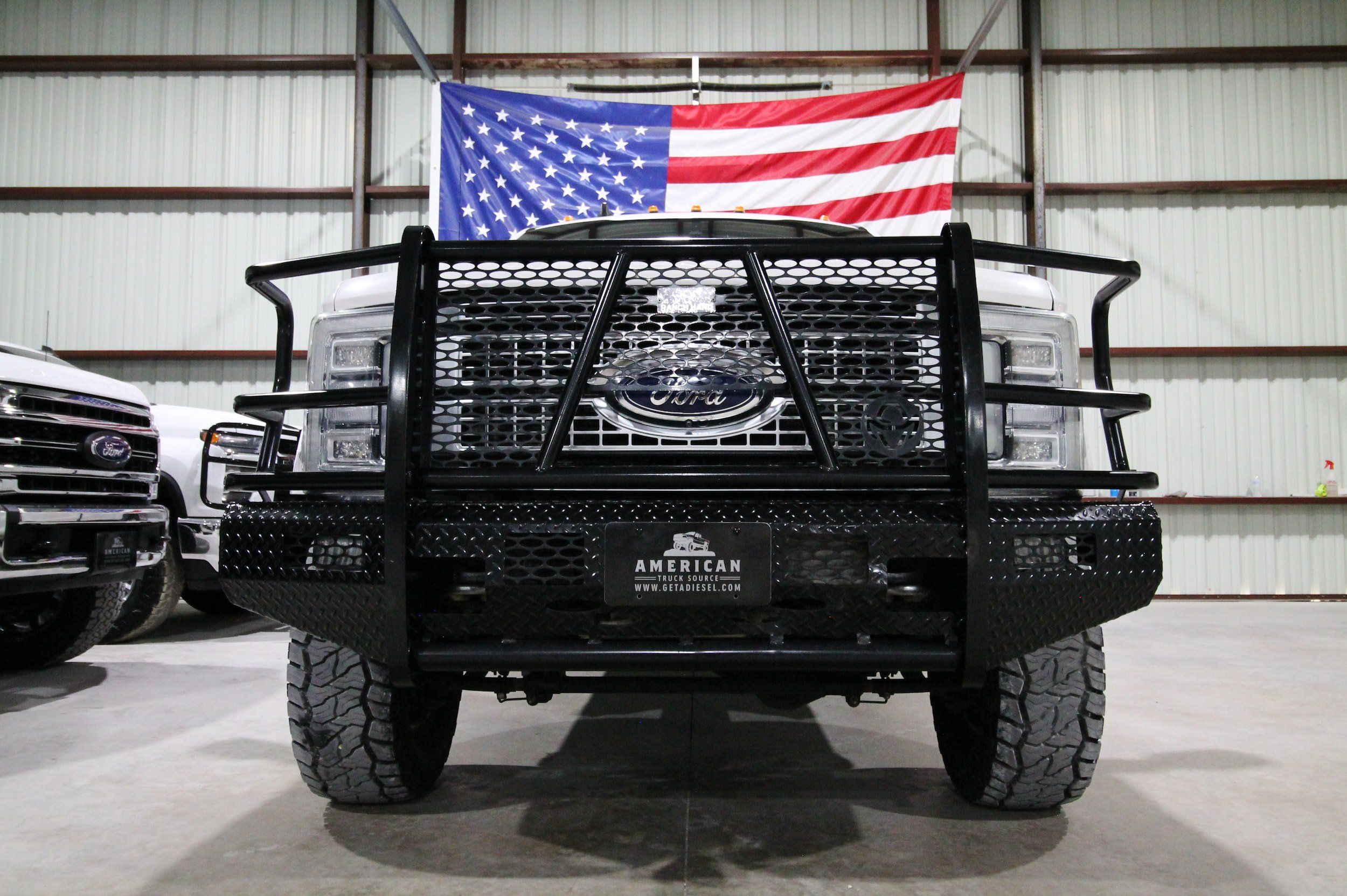 Used 2019 Ford F350 Platinum w/ Platinum Ultimate Package AWD/4WD image 2