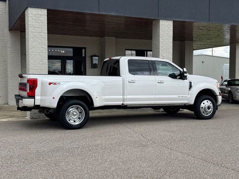 Used 2017 Ford F450 Platinum w/ Platinum Ultimate Package AWD/4WD image 15