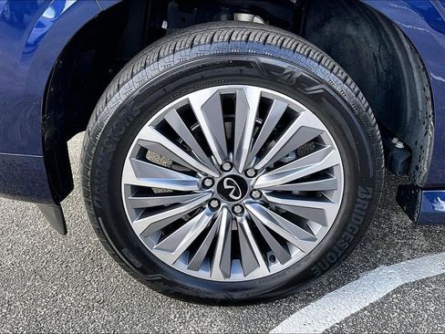 Certified 2025 INFINITI QX80 Sensory image 13