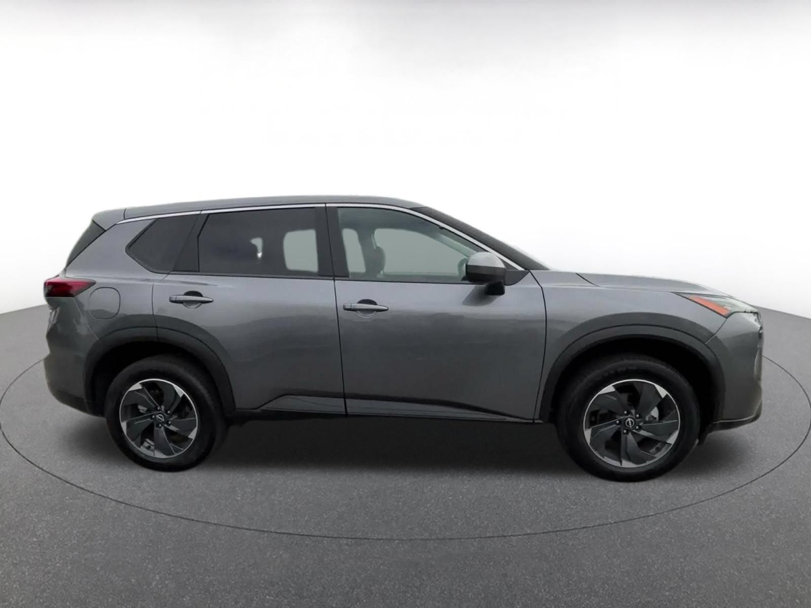 Used 2025 Nissan Rogue SV FWD image 15