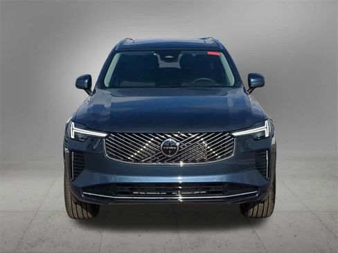 New 2026 Volvo XC90 B5 Plus w/ Protection Package Premier image 9