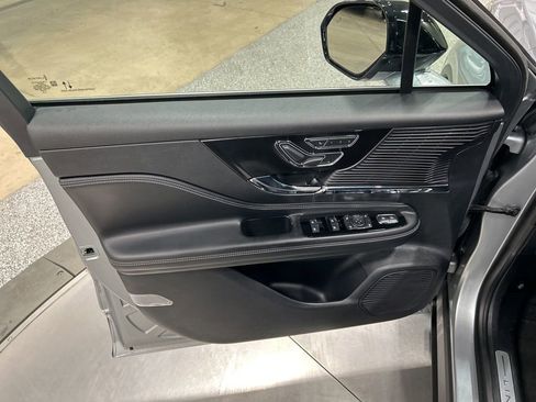 Used 2022 Lincoln Corsair AWD w/ Equipment Group 101A image 11