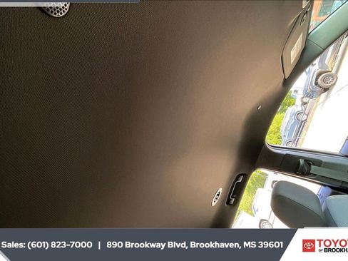 Used 2023 Chevrolet Traverse LT w/ LPO, Floor Liner Package image 16