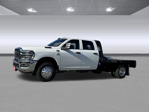 New 2026 RAM 3500 Tradesman w/ Chrome Appearance Group image 3