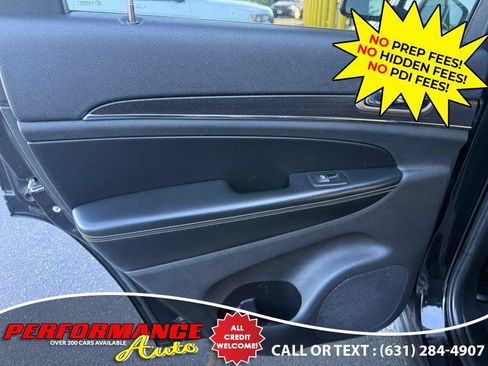 Used 2017 Jeep Grand Cherokee Limited AWD/4WD image 28