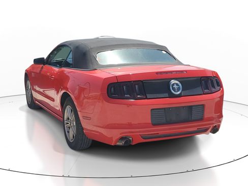 Used 2013 Ford Mustang Convertible RWD image 7