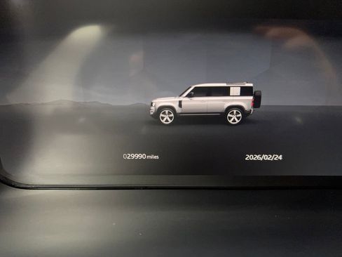 Used 2025 Land Rover Defender 110 S image 58