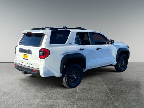 Used 2025 Toyota 4Runner SR5 AWD/4WD image 5