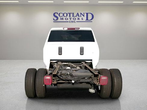 Used 2022 GMC Sierra 3500 Pro w/ Convenience Package image 7