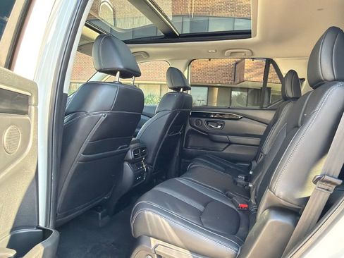 Used 2023 Honda Pilot Touring image 19