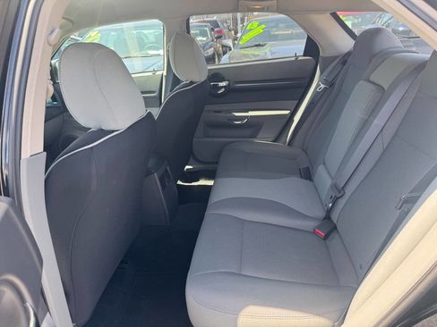 Used 2005 Dodge Magnum SE RWD image 7