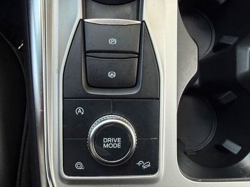 Used 2021 Ford Explorer XLT w/ Equipment Group 202A AWD/4WD image 10