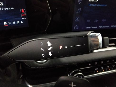 Used 2025 Chevrolet Equinox LT FWD image 17