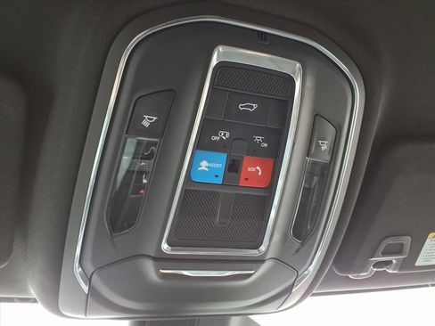 Used 2023 Jeep Grand Cherokee Altitude image 30