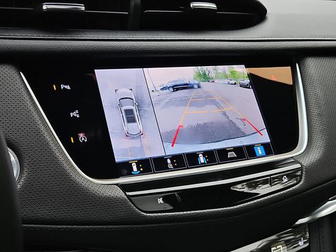Used 2022 Cadillac XT5 Premium Luxury w/ Technology Package AWD/4WD image 18