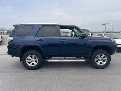 Used 2014 Toyota 4Runner SR5 AWD/4WD image 3
