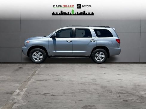 Used 2014 Toyota Sequoia SR5 AWD/4WD image 2