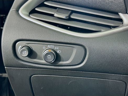 Used 2022 Chevrolet Malibu LT image 21