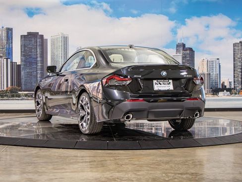 Used 2025 BMW 230i xDrive Coupe w/ Premium Package image 9