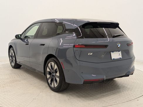 New 2026 BMW iX xDrive60 image 3