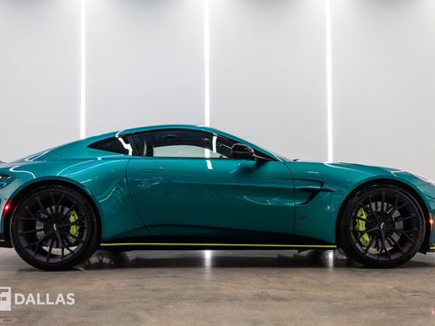 Used 2026 Aston Martin V8 Vantage S RWD image 17