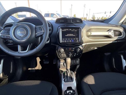 Certified 2022 Jeep Renegade Latitude image 15