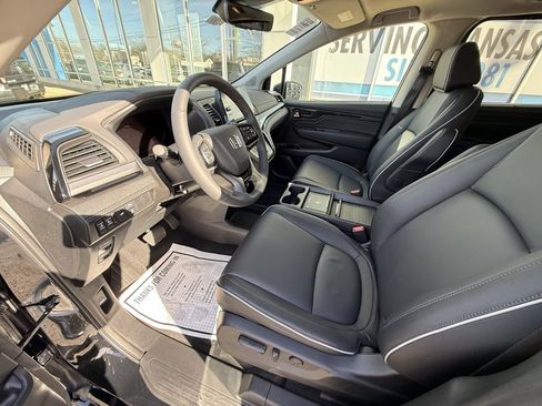 Used 2026 Honda Odyssey Touring image 16