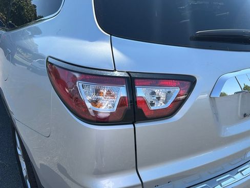 Used 2015 Chevrolet Traverse LTZ FWD image 27