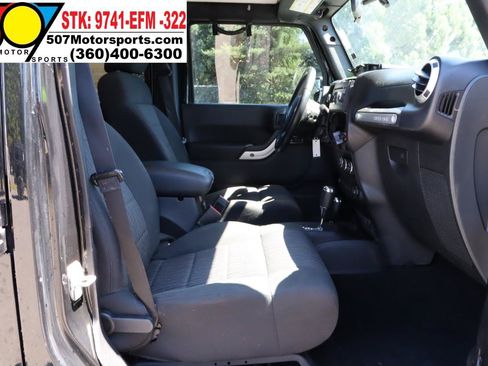 Used 2012 Jeep Wrangler Unlimited Sahara w/ Connectivity Group AWD/4WD image 17