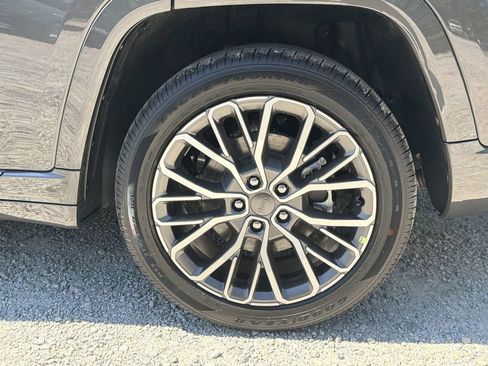 New 2026 Jeep Grand Cherokee L Summit AWD/4WD image 20