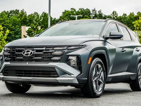 Certified 2025 Hyundai Tucson SEL FWD image 9