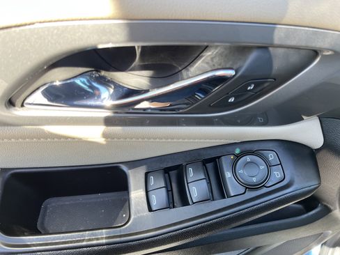 Used 2023 Chevrolet Traverse LS AWD/4WD image 12