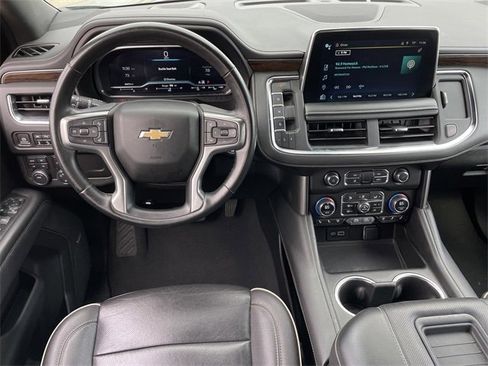 Used 2023 Chevrolet Suburban Premier image 11